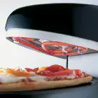 A close-up of the Pizzazz Plus rotating pizza oven heating element.