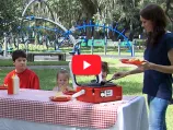 Link to a video about the Presto 06011 6-Quart Nomad Traveling Slow Cooker.